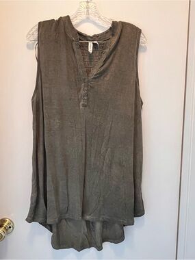 Cable & Gauge Olive Green Sleeveless Button Henley Tank
